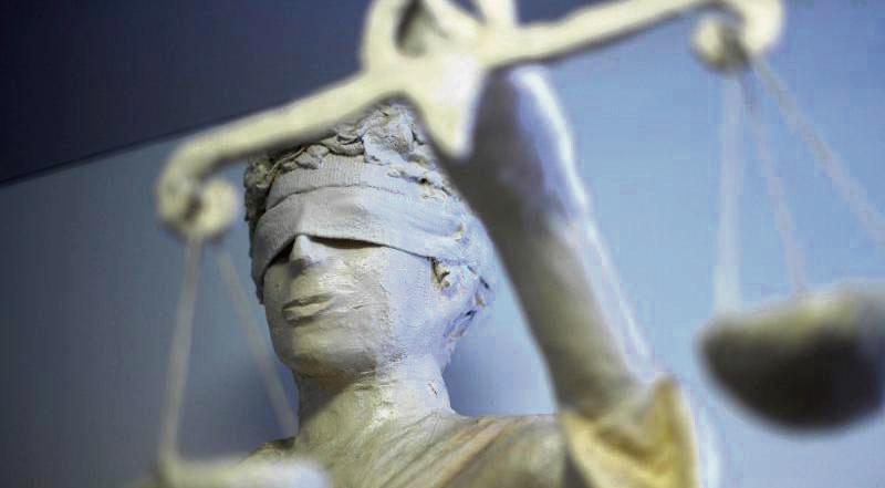 Nach einer Messerattacke vor einer psychiatrischen Einrichtung in Lippstadt im Juni musste sich ein 34-Jähriger vor dem Landgericht Paderborn verantworten. Foto: dpa