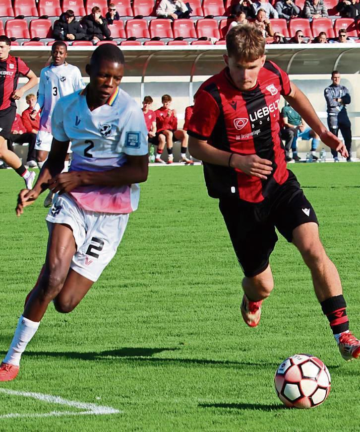 Durchstarten wollen die B-Junioren des SV Lippstadt nach dem Freudschaftsspiel gegen Namibia jetzt auch in der Meisterschaft. Gegner der Lippstädter am heimischen Bruchbaum ist der Hombrucher SV. Foto: Uwe Feichtinger