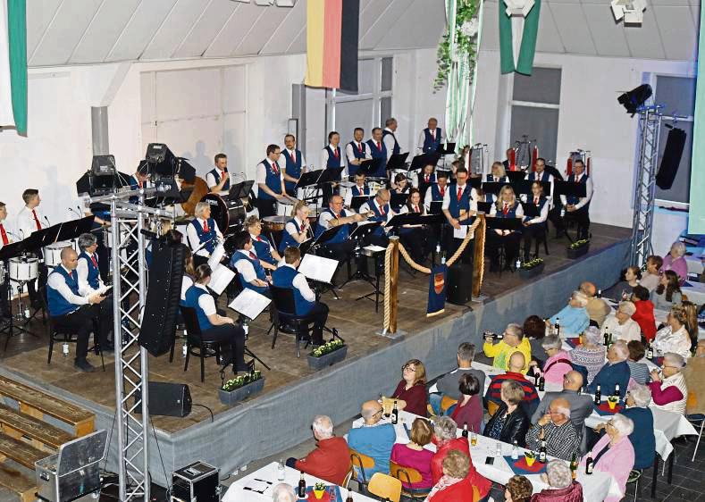 Kein Platz mehr frei: Das Tambourkorps Mellrich überzeugte mit seinem hörenswerten Konzert.