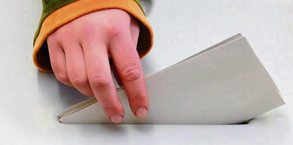 16-Jährige an der Wahlurne? Was schon für Kommunal- und Europawahlen gilt, soll künftig auch bei Landtagswahlen greifen. Foto: dpa