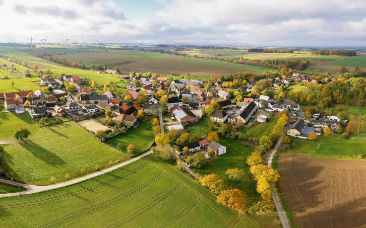 Das malerische Haardorf Altenmellrich hat 325 Einwohner. 60 davon haben sich bei der Versammlung unter anderem über das 850-jährige Dorfjubiläum 2027 informiert. Archivfoto: Bernd Eickhoff
