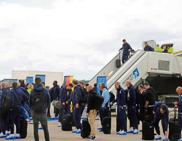 Die französische Nationalmannschaft sorgte für Aufmerksamkeit für den Flughafen Paderborn/Lippstadt. Foto: Cegelski