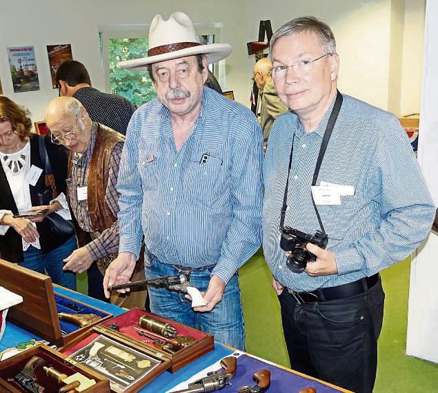 Von „rauchenden Colts“ bis Fachsimpeln unter Gleichgesinnten tauchten einige Dutzend Frocs schon vor zwei Jahren auf der Anlage des Schießsportvereins Rüthen in eine Welt zwischen Schwarzpulver und Western. Archivfoto: Kloer