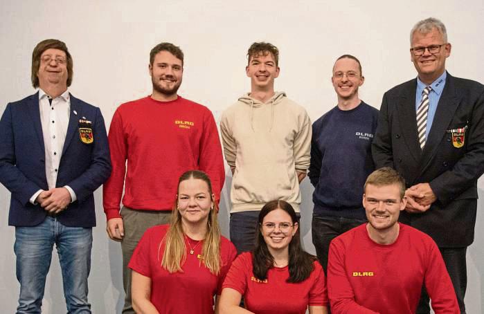 Gruppenbild des neuen Vorstands: Paul Lieske, Niklas Vahle, Leon Just, Pascal Just, Dirk Kleeschulte (hinten; v.l.); Viola Miller, Sophie Antonik, Finn Kleeschulte (v.l.) (Nicht im Bild: Joseph Wellen).