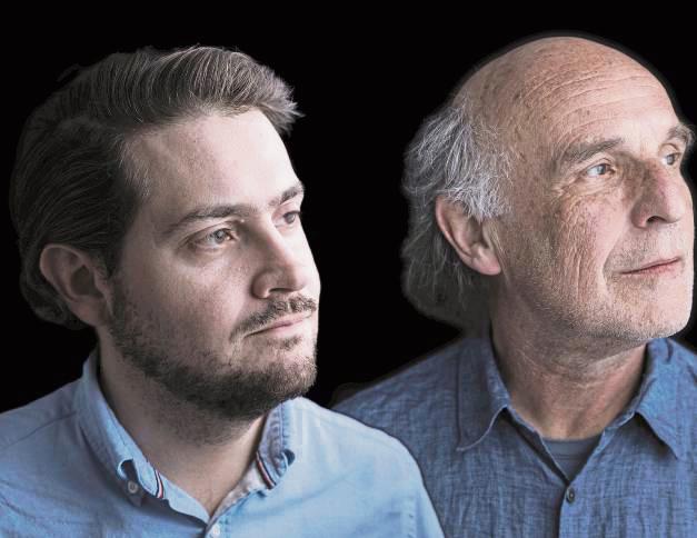 Die Musiker Michael Rettig und Clovis Michon treten auf.