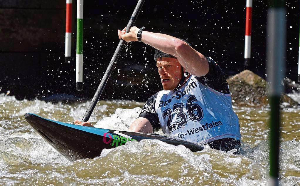 Malte Rehkämper vom WSC landete beim Schwerter Ruhrslalom in der Leistungsklasse auf Platz vier. Mit seiner Renngemeinschaft lief es dann noch besser, und er holte Gold.