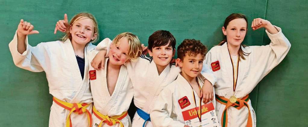 Beste Stimmung herrschte im Lager der BSG Benninghausen nach den U13-Judo-Ostwestfalenmeisterschaften, wo man in der Teamwertung Rang eins belegte.