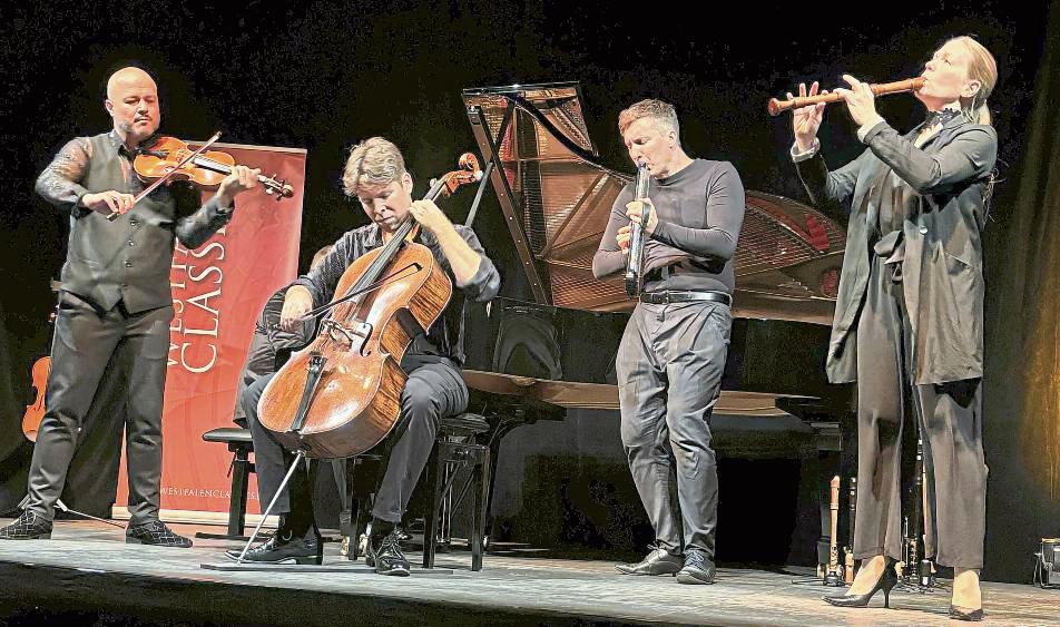 Mit ihren erfrischenden Interpretationen begeisterte die Band Spark zum Auftakt von WestfalenClassics das Lippstädter Publikum. Foto: Meschede