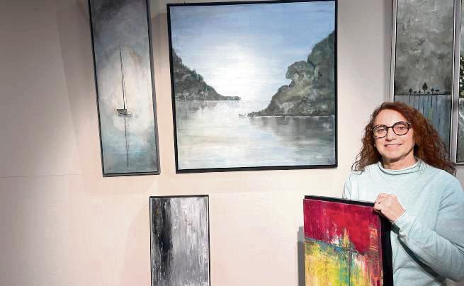 Rosaria Jung stellt ihre Werke zum ersten Mal öffentlich aus.