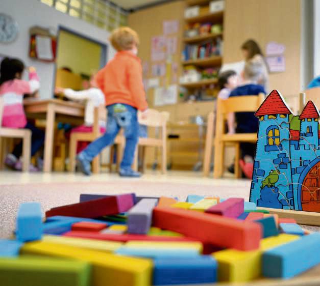Vor dem Spaß in der Kita steht die Anmeldung: Ab 1. Oktober ist das Online-Formular im Kita-Portal des Kreises Soest freigeschaltet. Foto: Monika Skolimowska (dpa)