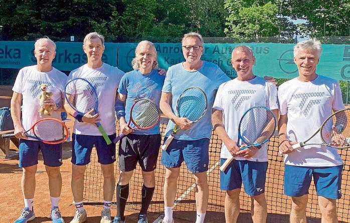 Aufstiegsaspirant: Das Herren-55-Team startete mit einem 8:1-Heimsieg gegen Hagen in die Verbandsliga-Saison.