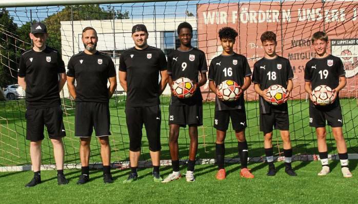 Die CII-Junioren des SV Lippstadt peilen in der Bezirksliga einen Platz in der oberen Tabellenhälfte an. Foto: Dannhausen
