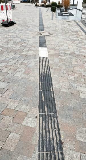 Taktile Elemente auf der Kurpromenade helfen vor allem Sehbehinderten bei der Orientierung.