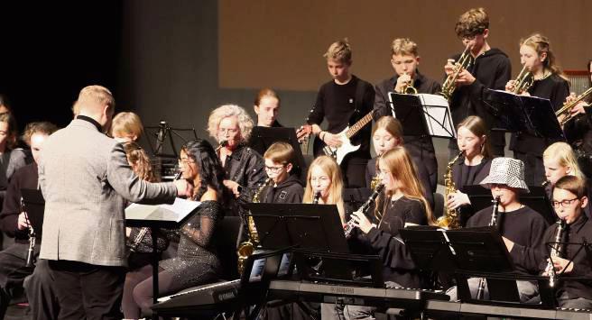 Die Ostendorf-Musikerinnen und -Musiker in Aktion.