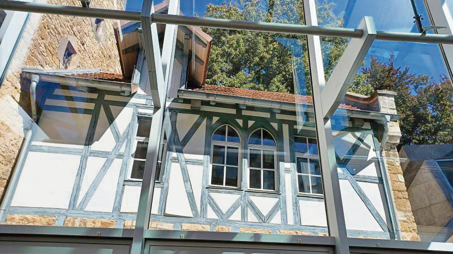 Das Wolfgang-Bonhage-Museum in Korbach verbindet historische Fachwerkhäuser und ein gotisches Steinhaus mit moderner Architektur. Foto: Reich