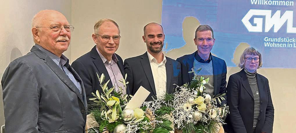Johannes Althoff (2.v.l) geht nach mehr als 30 GWL-Jahren in den Ruhestand. Jan Timmermann (3.v.l.) übernimmt die technische Leitung. Meinolf Köller (2.v.r.) ist jetzt alleiniger Geschäftsführer. Aufsichtsratsvorsitzender Udo Strathaus (l.) und Ursula Jasperneite-Bröckelmann, stellvertretende Aufsichtsratsvorsitzende, dankten Althoff für sein Wirken.