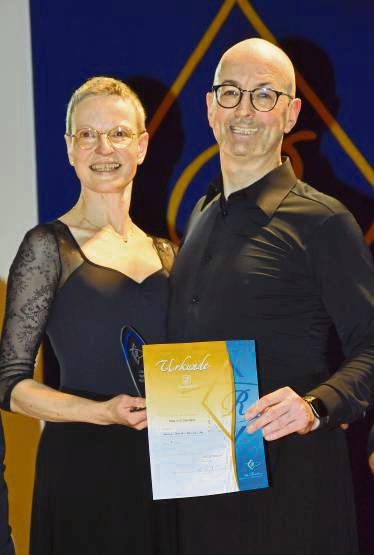 Ute und Bernd Strunk vom TSC Castell fesselten mit ihren Auftritten das Publikum und die anderen Tanzpaare.