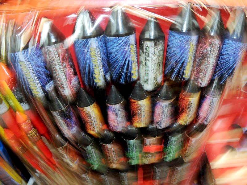Feuerwerk im August? Eine Silvesterrakete soll in Eikeloh einen Brand ausgelöst haben. Symbolfoto: DPA