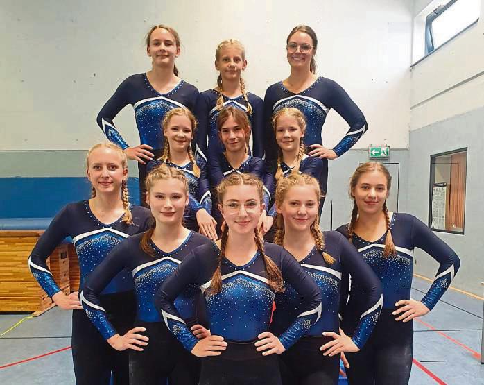 Die erfolgreichen SCL-Riegen: (h.) Adia Newe, Julienne Becker, Larsina Auster, Alissa Schmidt, Lisa Schindler, Arina Schmidt, (vorne) Mira Brieskorn, Jana Hiebert, Diana Hartmann, Léna Castagné und Aurelia Schulzek.
