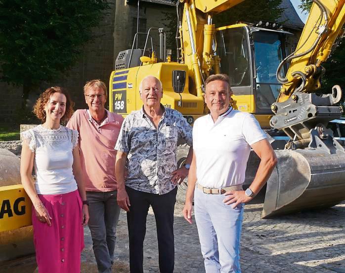 Auf- und Umbruchstimmung nimmt die FDP-Fraktion in Rüthen wahr (v.l.): Fraktionsvorsitzende Ricarda Kroll, Clemens Rieger, Werner Kroll und Elmar Teipel. Foto: Bsdurek