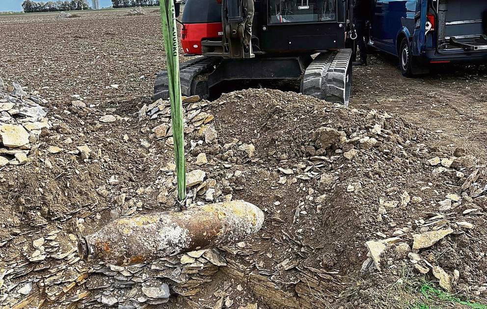 Der erste Blindgänger, der im September gefunden und entschärft wurde. Foto: Olaf Schlachta