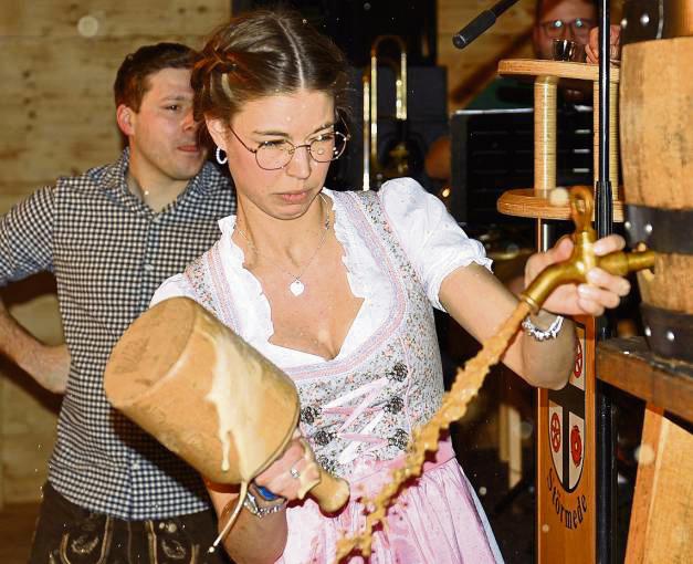 Wo das Bier in Strömen fließt: Am kommenden Samstag geht’s in Störmede wieder zünftig zu. Archivfoto: Tuschen