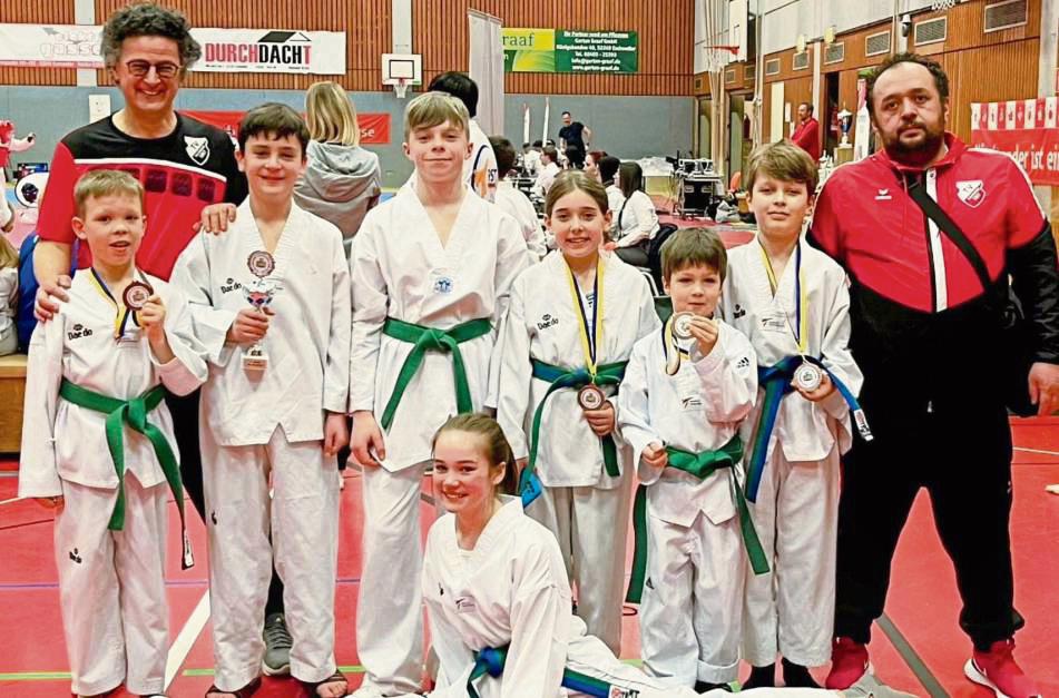 Gute Bilanz beim internationalen Inde-Pokal in Eschweiler: Für die Taekwondo-Sportler des TV Kallenhardt gab es insgesamt sieben Medaillen zu bejubeln.