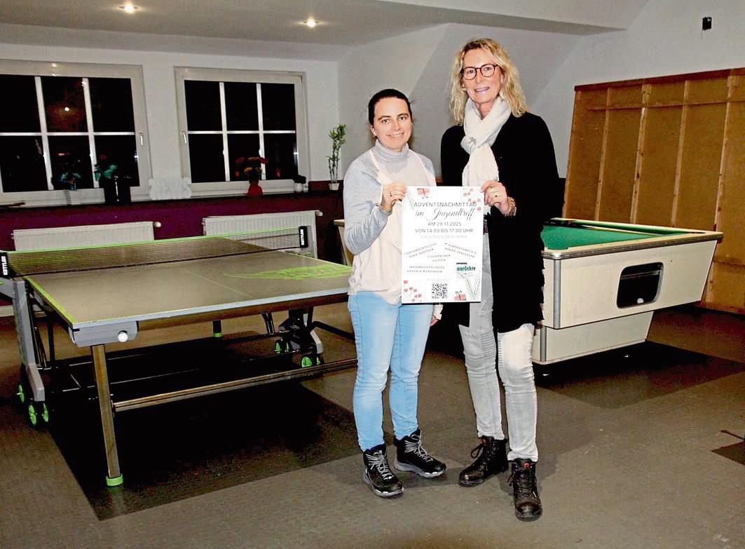 Olena Podruchna (l.) verstärkt ab sofort das Team des Anröchter Jugendtreffs. Ihr zur Seite steht unter anderem Katja Wüstenberg.