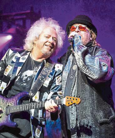 Toto treten beim Bürener Open Air 2024 auf.