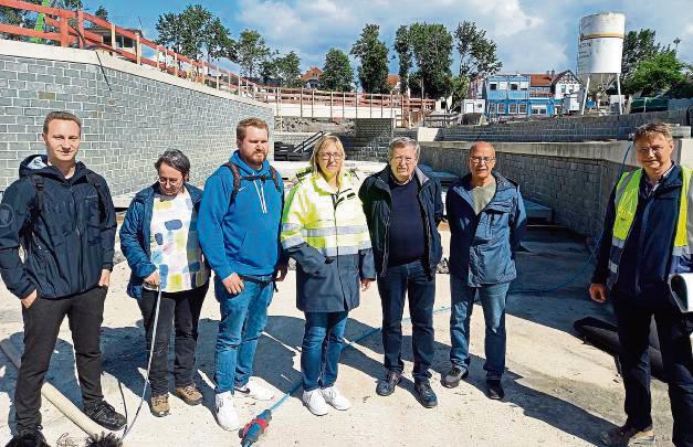 Der Angelverein und Vertreter der Fischereigenossenschaft Obere Lippe begutachteten die Stiftsmühle-Baustelle.