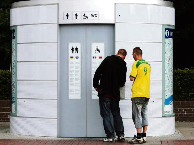 In einigen deutschen Städten gibt es bereits selbsreinigende Toiletten – Erwitte soll nun folgen. Foto: dpa