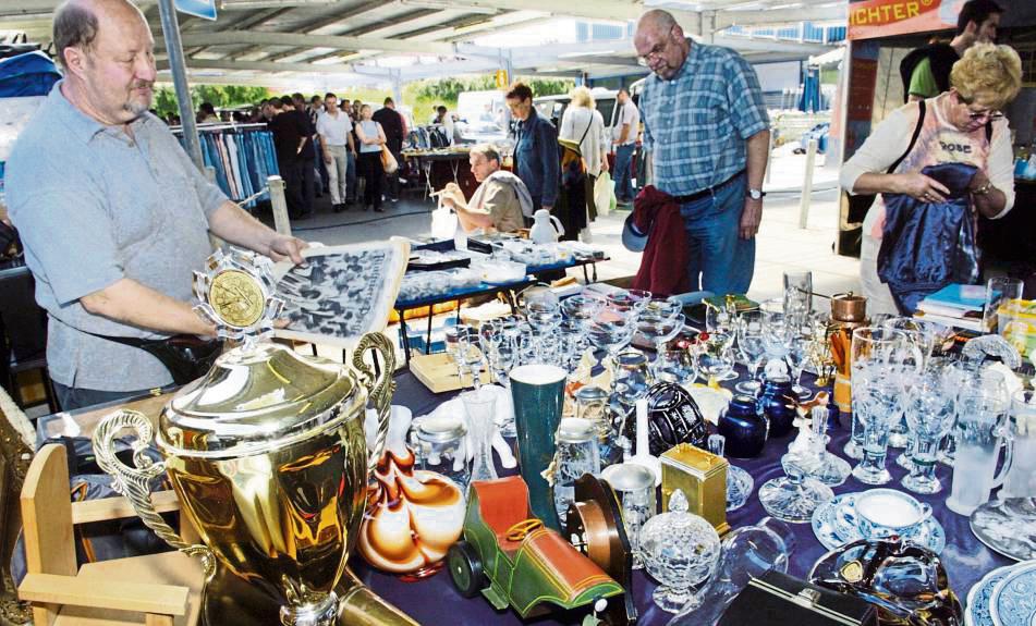 Benninghausen wird zum bunten Marktplatz: Am Samstag, 28. Juni, feiert der erste Dorftrödel seine Premiere. Ran an die Schnäppchen! Foto: dpa