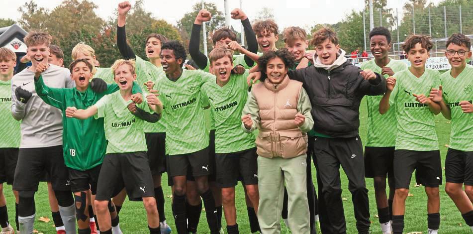 Kreispokalsieger 2025! Die C-Junioren des SuS Cappel sorgten im Finale in Hörste für eine echte Sensation. Der Kreisligist setzte sich am Ende hochverdient mit 2:1 durch und bleibt in dieser Saison weiter ungeschlagen. Fotos: Hans Dannhausen