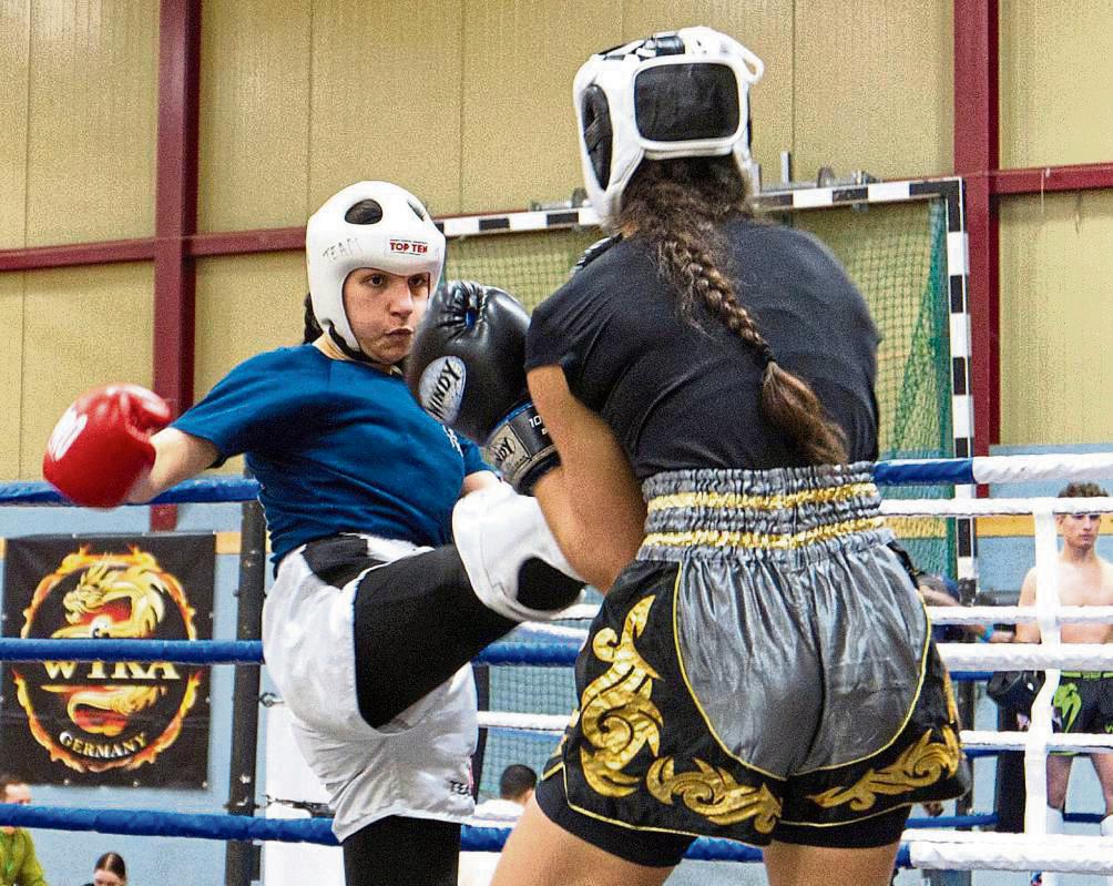 Sidra Ahmad (l.) vom Team Tiger Lippstadt sicherte sich in Arnsberg den Titel einer internationalen Deutschen Meisterin.