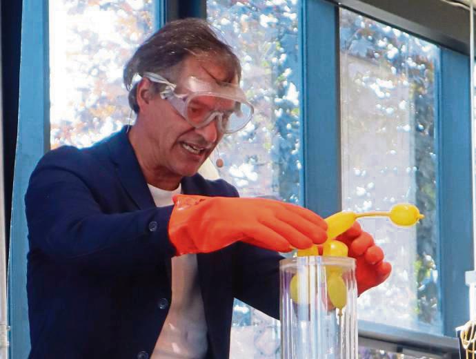 Wissenschaft mit Humor: Die Auftritte der „Physikanten“ waren ein Highlight.