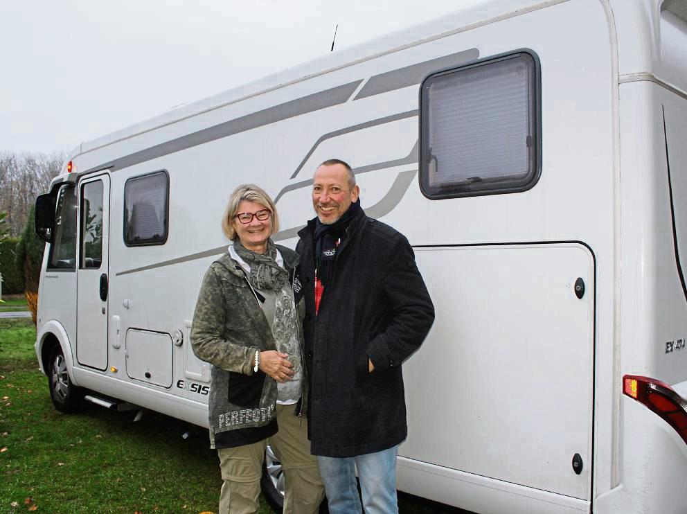 Das Ehepaar Bode ist am liebsten im Camper unterwegs, davon können auch eiskalte Temperaturen die beiden nicht abhalten. Foto: Soraya Dietz