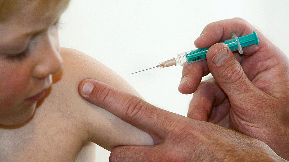 Vier Kinder einer Geseker Familie haben sich im Urlaub mit Masern infiziert. Das Kreisgesundheitsamt gibt Hinweise zur wichtigen Impfung und erklärt, welche Maßnahmen ergriffen wurden. 