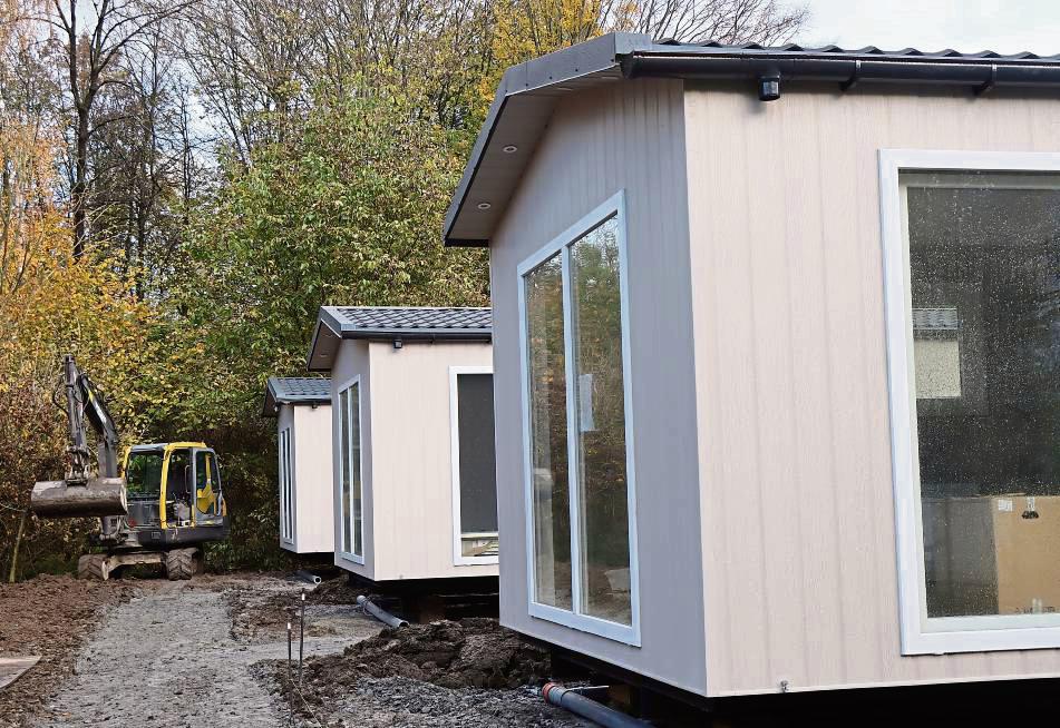 Wohnraum für Geflüchtete: Im Norden von Bad Westernkotten stellt die Stadt Erwitte aktuell drei Tiny Häuser auf. Foto: Dietz