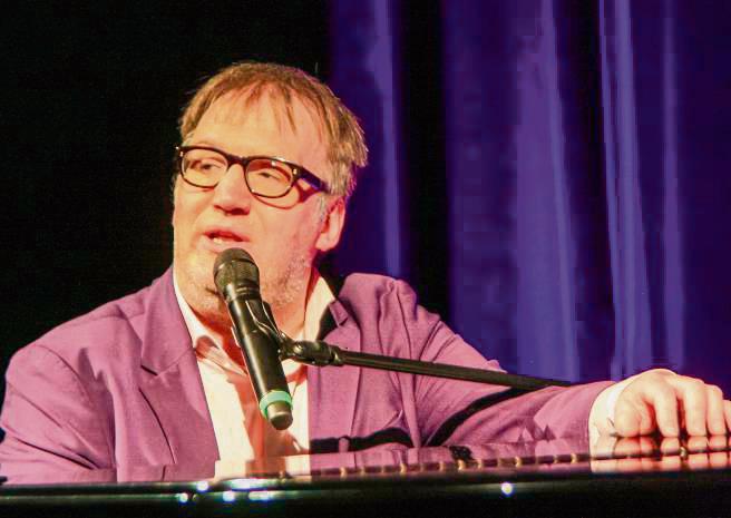Jens Heinrich Claassen begeisterte auf der Studiobühne mit seinem Programm „Keine Ursache“. Foto: Helga Wissing