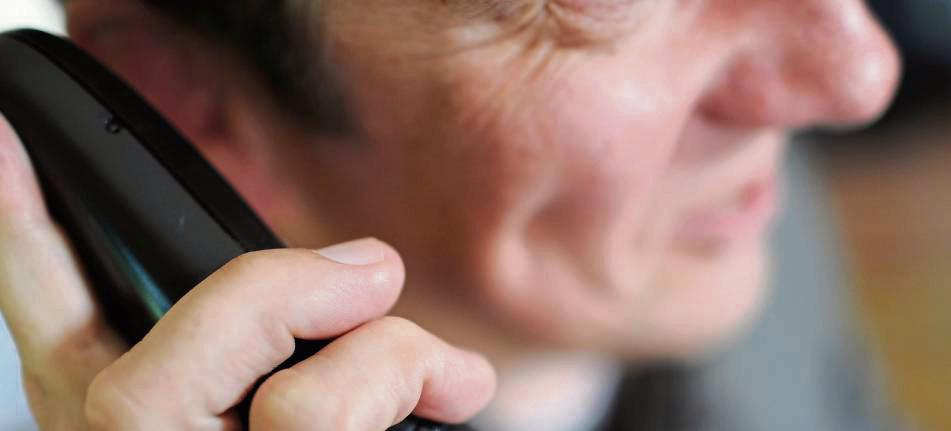 Die Telefonseelsorge bildet wieder ehrenamtliche Mitarbeiter aus. Symbolfoto: Warmuth (dpa)