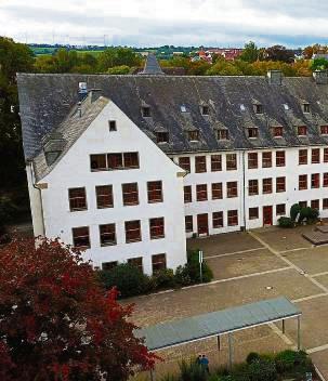 Das Liebfrauengymnasium in Büren muss renoviert und erweitert werden.