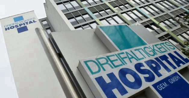 Finanziell klamm: Das Kath. Krankenhaus (850 Mitarbeiter, 295 Betten, 14 000 stationäre und 34 000 ambulante Patienten im Jahr) kann infolge des Cyberangriffs von Anfang Februar derzeit keine Rechnungen schreiben. Foto: Niggenaber