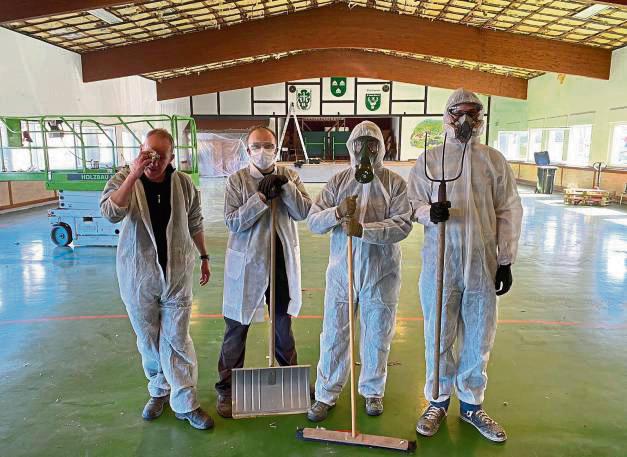 Die Gewinner des Heimatpreises 2023: Der Schützenverein Drewer mit dem Projekt zur Hallenrenovierung. Foto: Schönhense