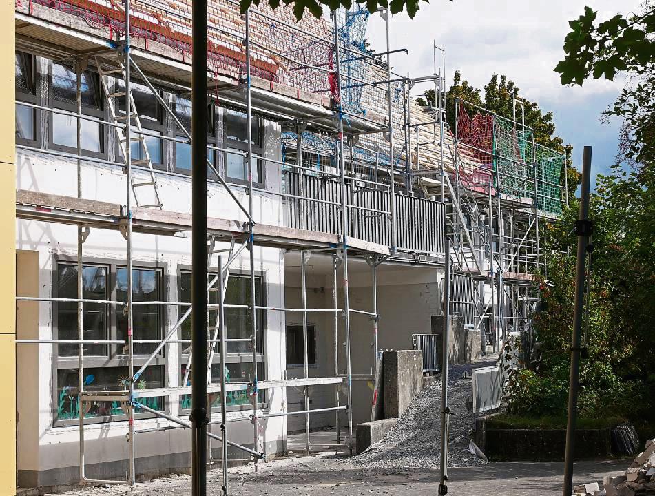 Die Außenarbeiten am Clemenskindergarten in Kallenhardt laufen weiter und auch wieder fast im Zeitplan. Fotos: Bsdurek