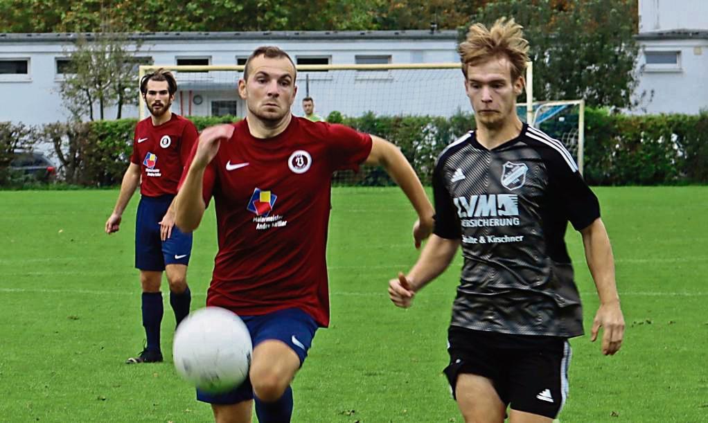 Viel vorgenommen haben sich die Belecker (in Rot) gegen Spitzenreiter Internazionale. Und die Lippebrucher (in Grau) wollen ihren guten Lauf in Erwitte fortsetzen. Foto: Feichtinger