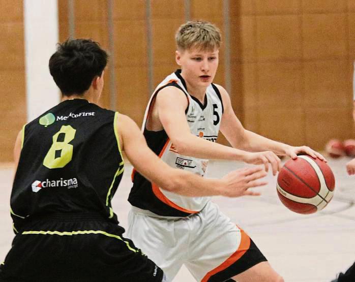 Nach zwei Niederlagen in Folge wollen die Basketballer des LTV Lippstadt (in Weiß) endlich wieder punkten. Foto: Wiegand