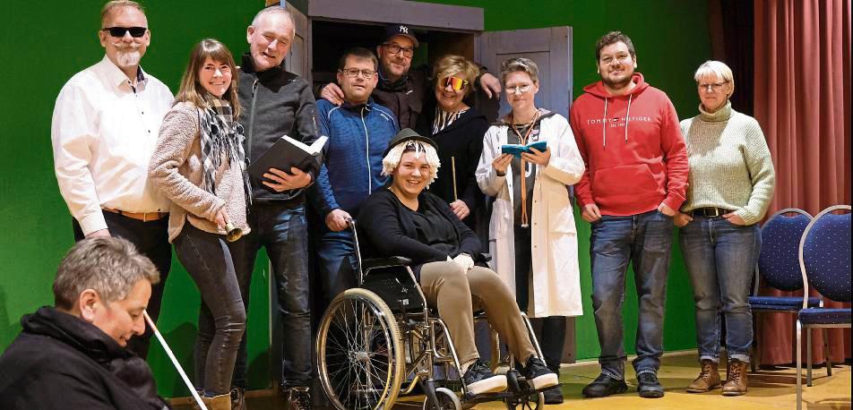 Einen „Tango zum Leichenschmaus“ zeigt die Theatergruppe Langeneicke/Ermsinghausen.