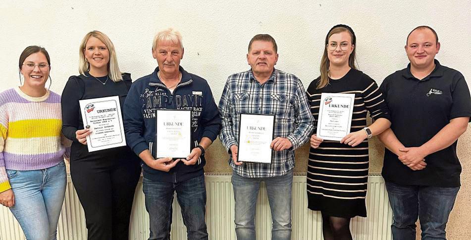 Ehrungen, Wahlen und Termine standen bei der Versammlung der Bergstadtmusikanten auf dem Programm. Foto: Kloer