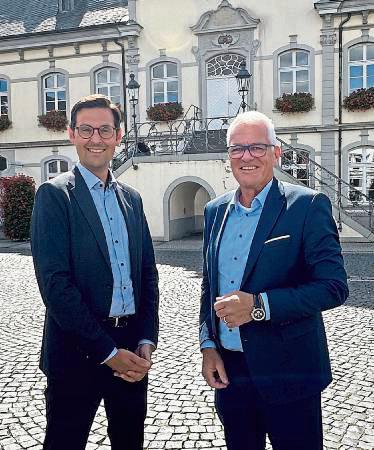 Spenden ihr Honorar: Oliver Jungmann (l.) und Peter Hoppe. Foto: Cegelski