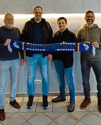 VfL-Fußballchef Markus Sträter (2.v.l.) mit seinem Trainerteam (v.r.) Andrea Miceli, Philipp Klaus und Horst Diekmann.